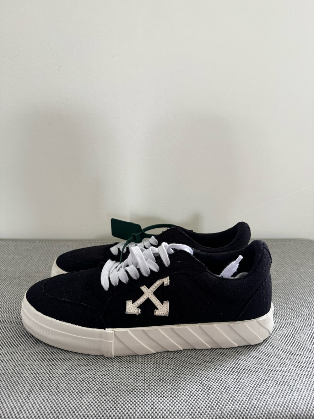 Off-White Black White Red Low-Top Sneakers